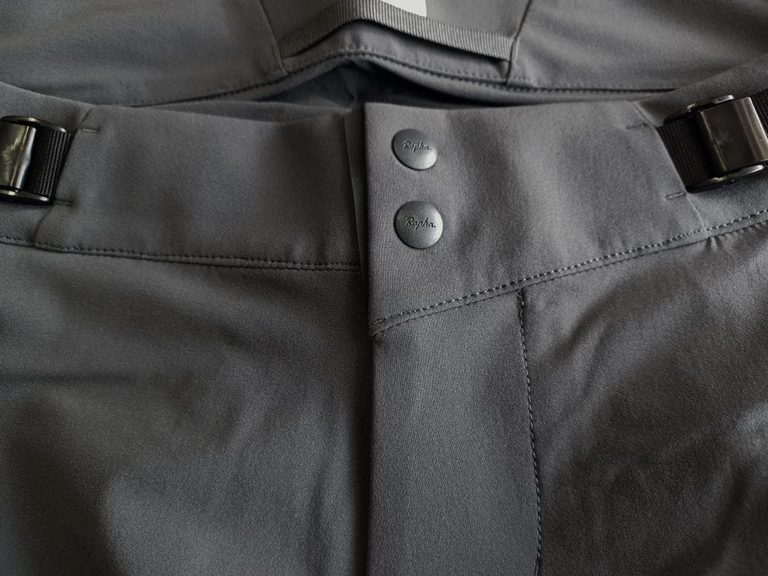 新品 Rapha トレイル ファスト+ライトショーツ メンズM / ハーフパンツ