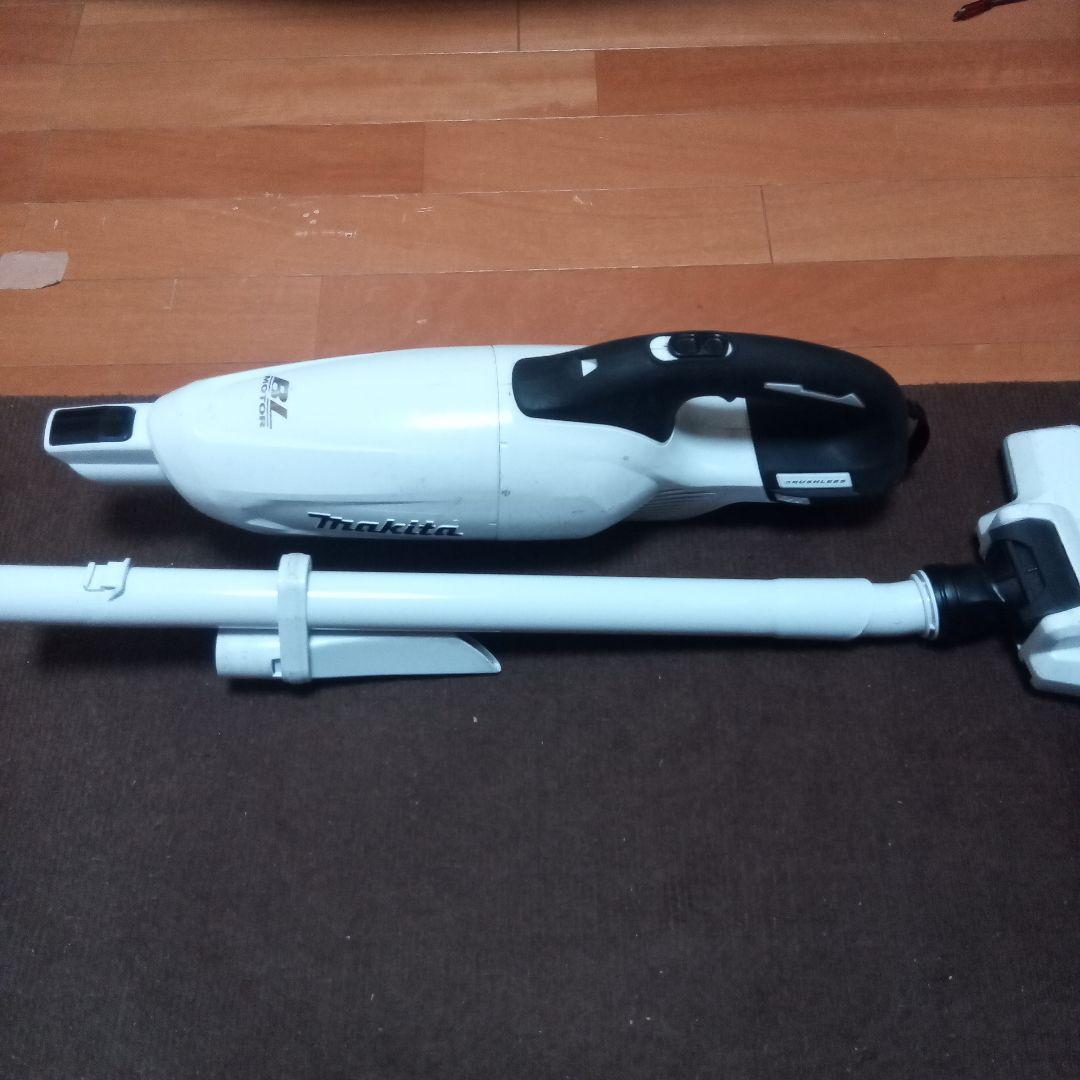 ②Makita 充電式クリーナー CL280FD バッテリー・充電器付き