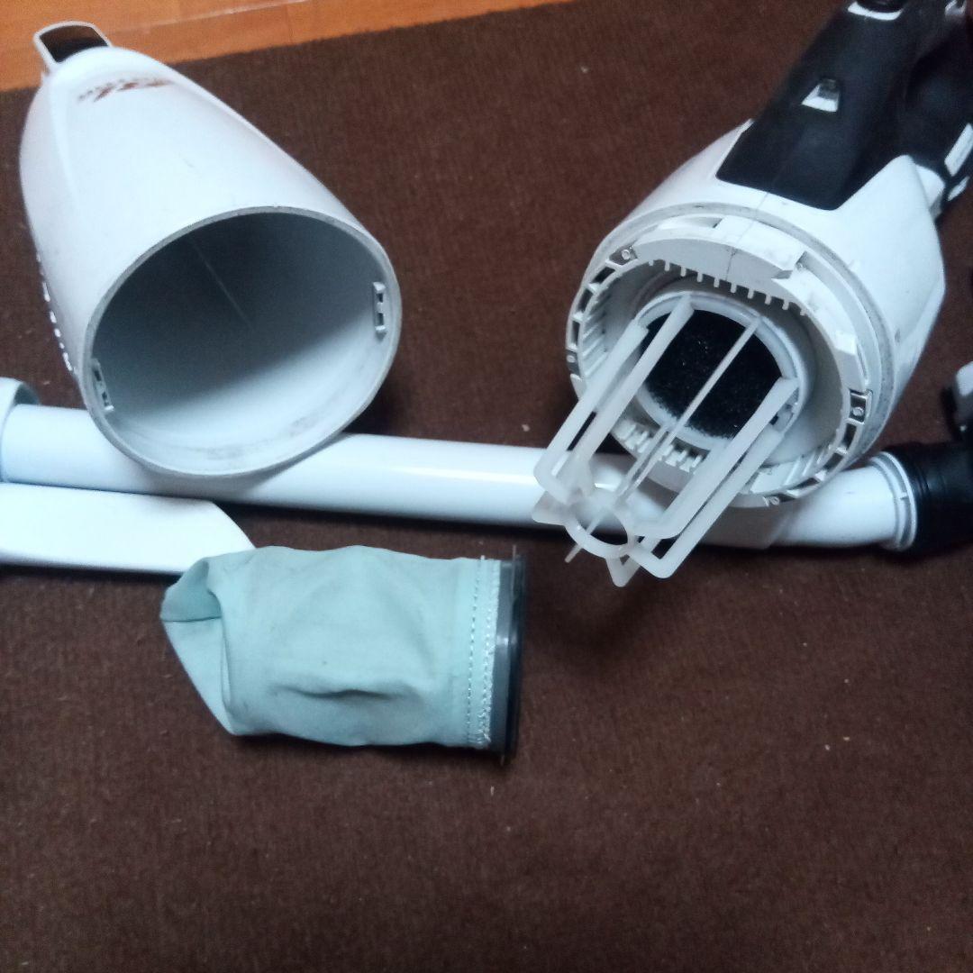 ②Makita 充電式クリーナー CL280FD バッテリー・充電器付き