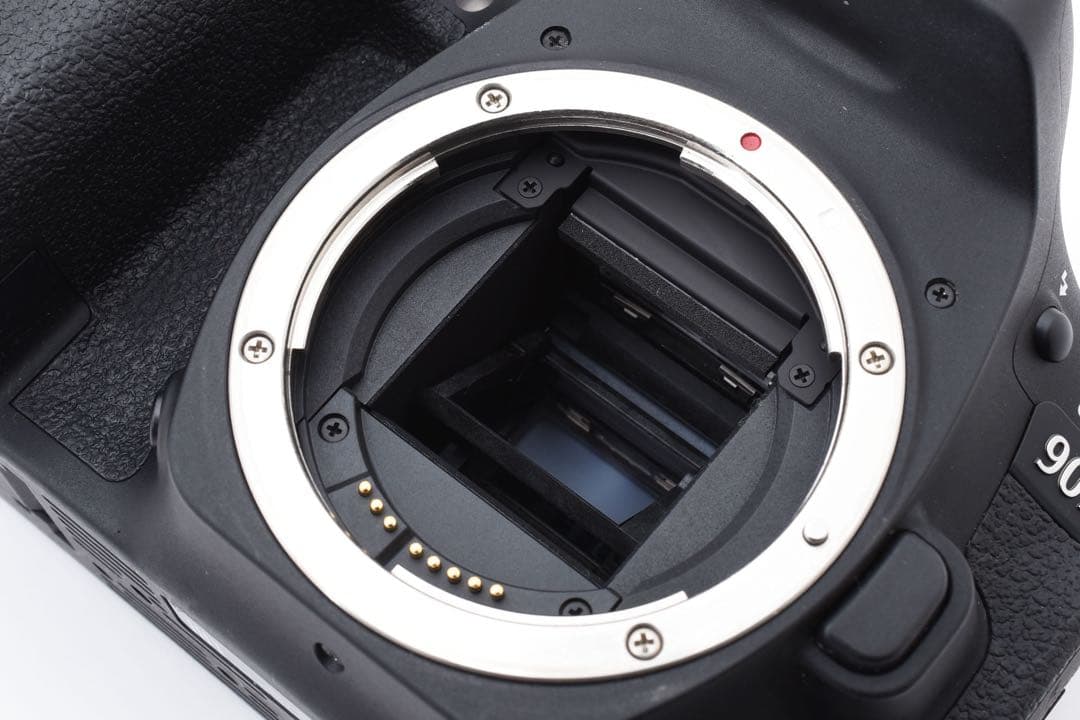 デジタル一眼レフカメラCanon EOS 90Dトリプルレンズセット