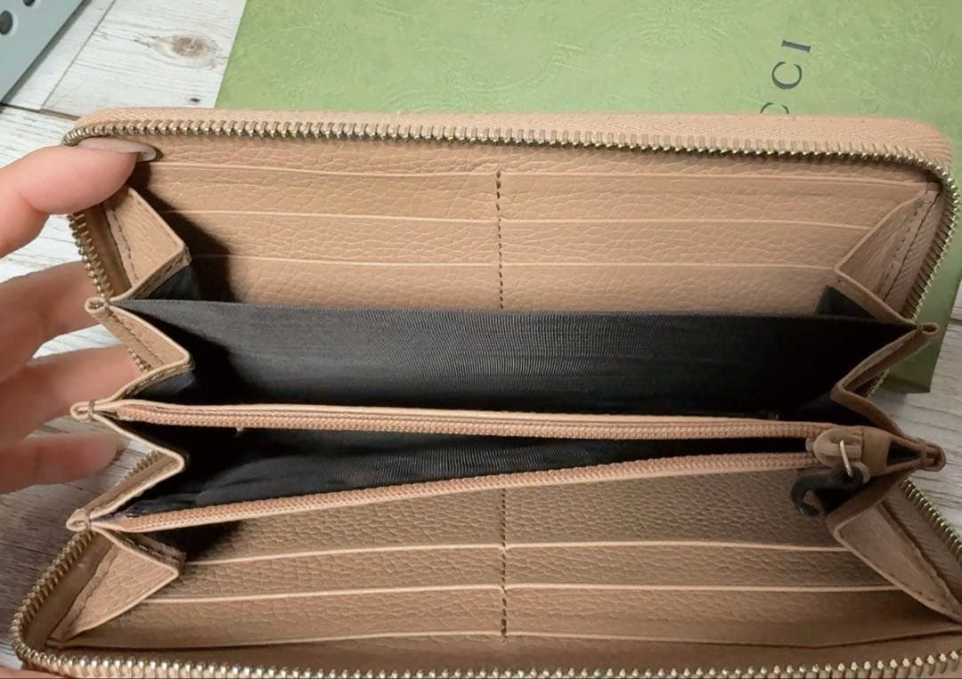 GUCCI ベージュ 長財布