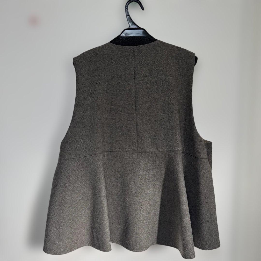 専用です！cyan ジップフレアジレ　、バックチュールインナー、アームウォーマー