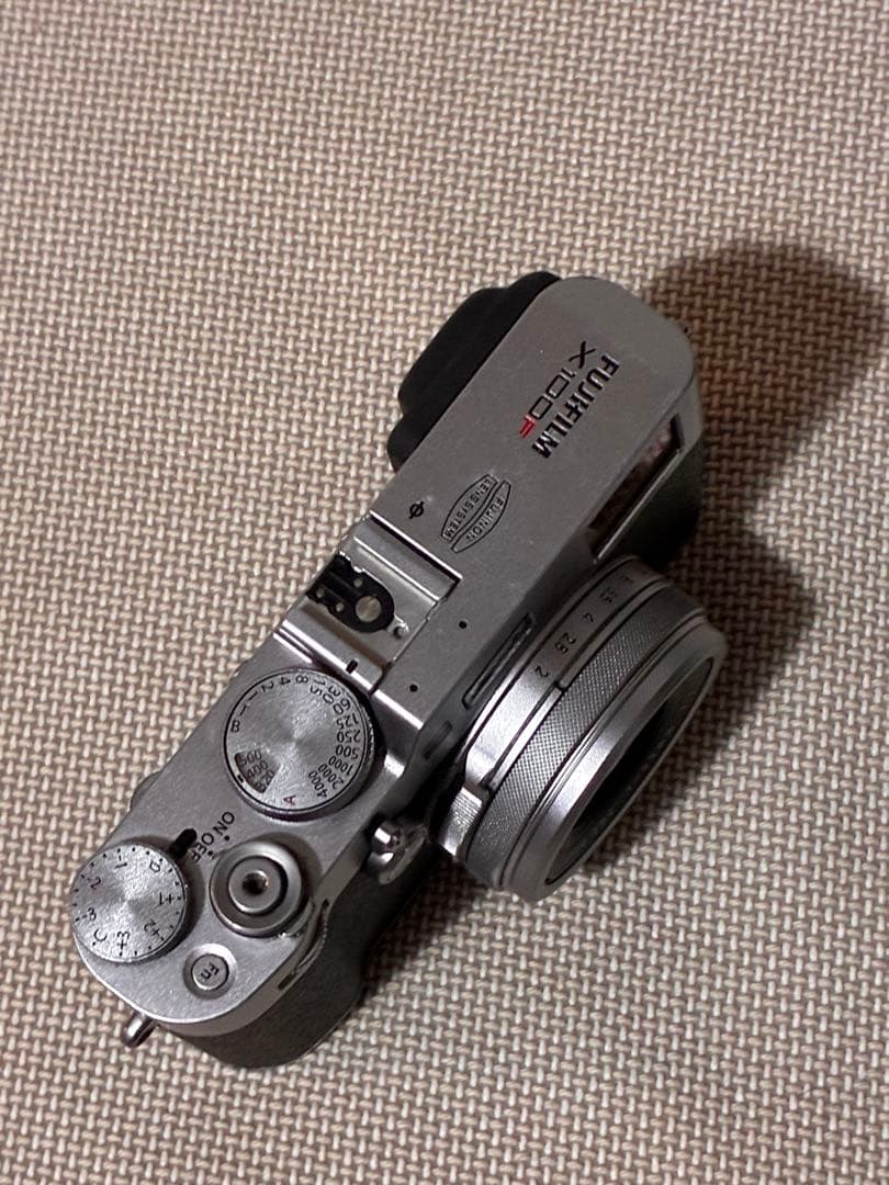 FUJIFILM X100F シルバー｜美品｜元箱・｜純正ストラップ　充電器