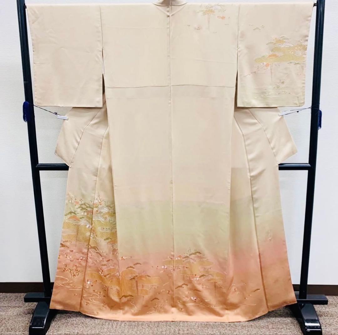 正絹　袷　紋綸子地　汕頭、蘇州刺繍　訪問着　着物　袷　美品