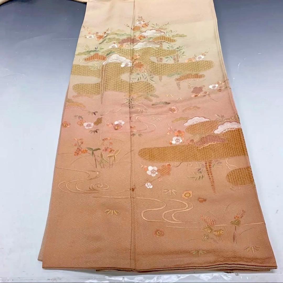 正絹　袷　紋綸子地　汕頭、蘇州刺繍　訪問着　着物　袷　美品