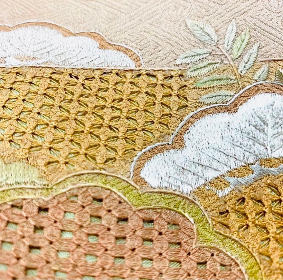 正絹　袷　紋綸子地　汕頭、蘇州刺繍　訪問着　着物　袷　美品