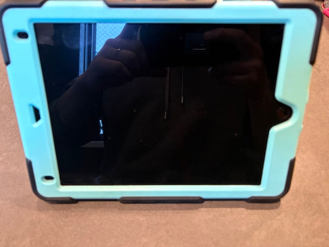 iPad pro 9.7 128GB 対衝撃ケース付き