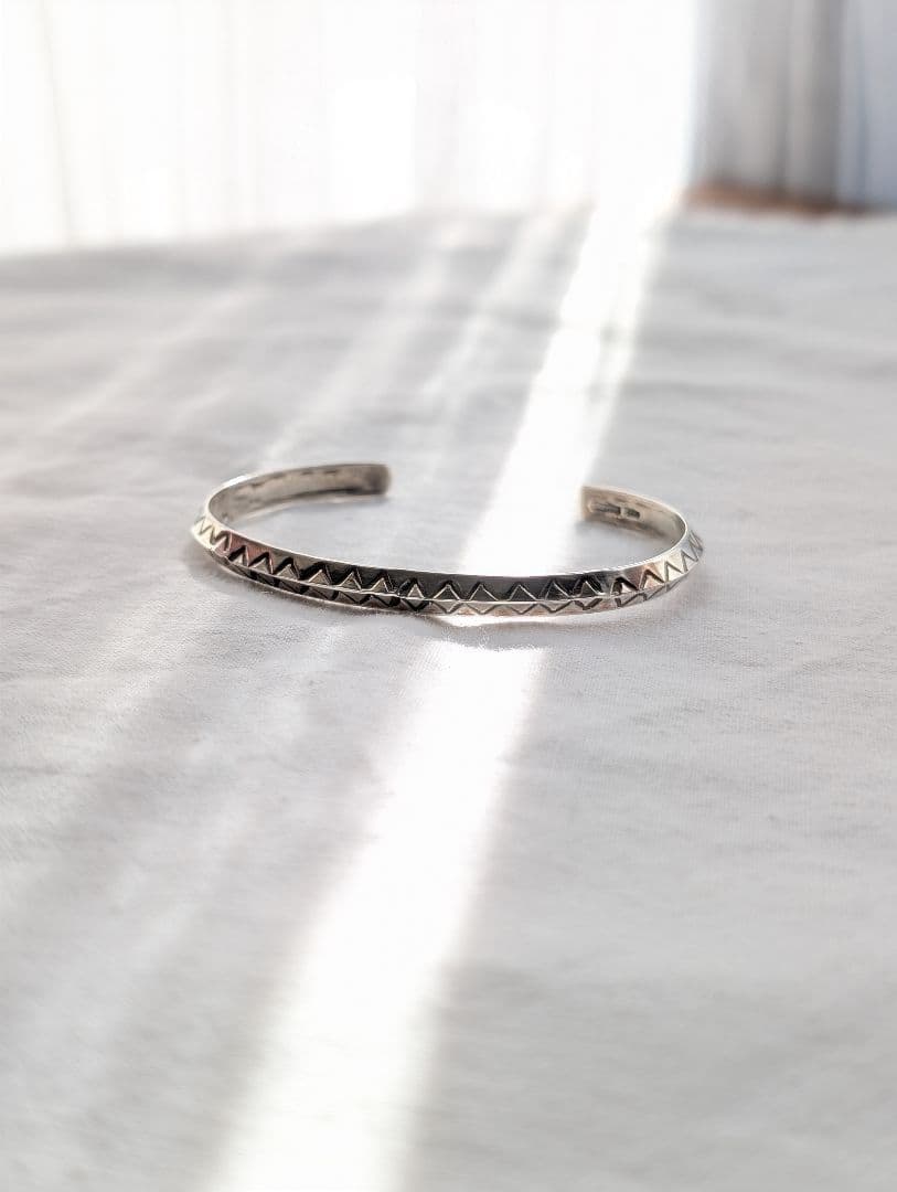 【Navajo】Elaine Taheタヘ細身バングル シルバー925 ナバホ族