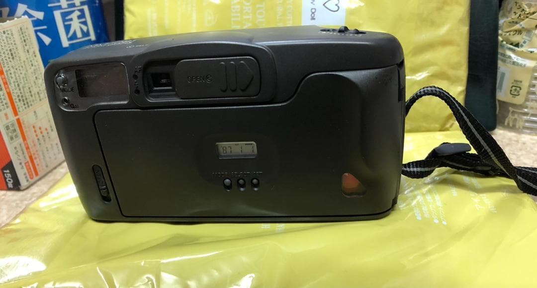 フィルムカメラ　リコー　黒　新電池　動作良好　ケース付古いモノが好きな方に　美品