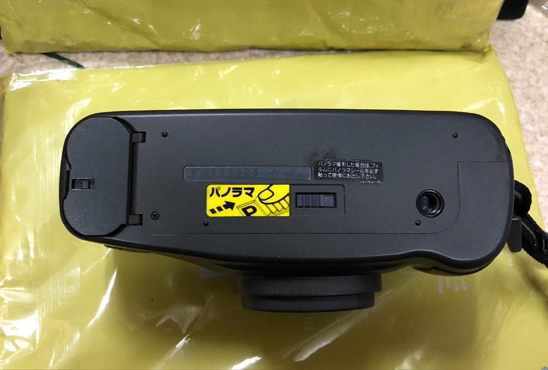 フィルムカメラ　リコー　黒　新電池　動作良好　ケース付古いモノが好きな方に　美品