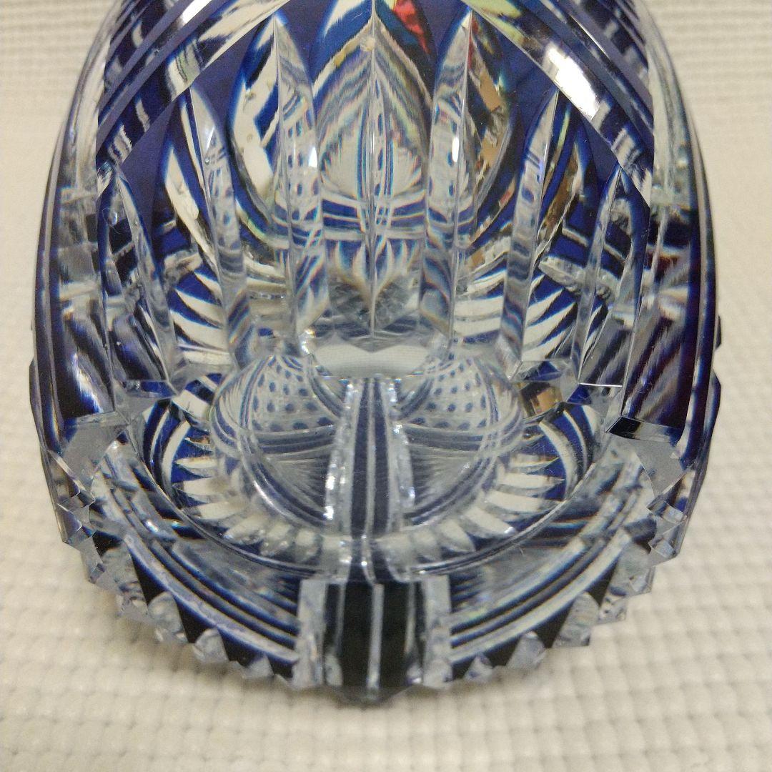 約８万円 カガミクリスタル 江戸切子の花瓶／笹っ葉に八角籠目紋 (調和と絆)