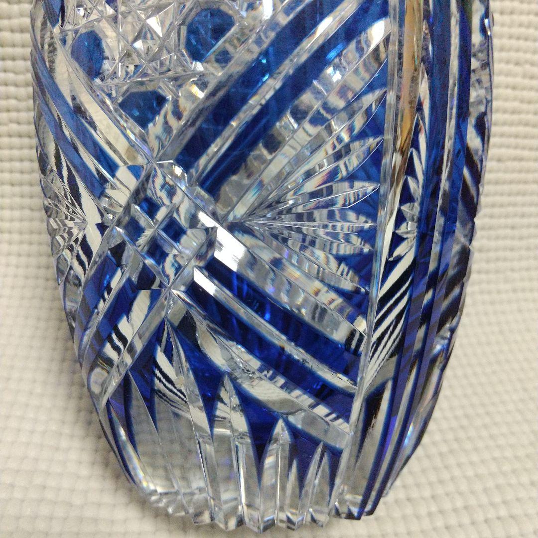 約８万円 カガミクリスタル 江戸切子の花瓶／笹っ葉に八角籠目紋 (調和と絆)