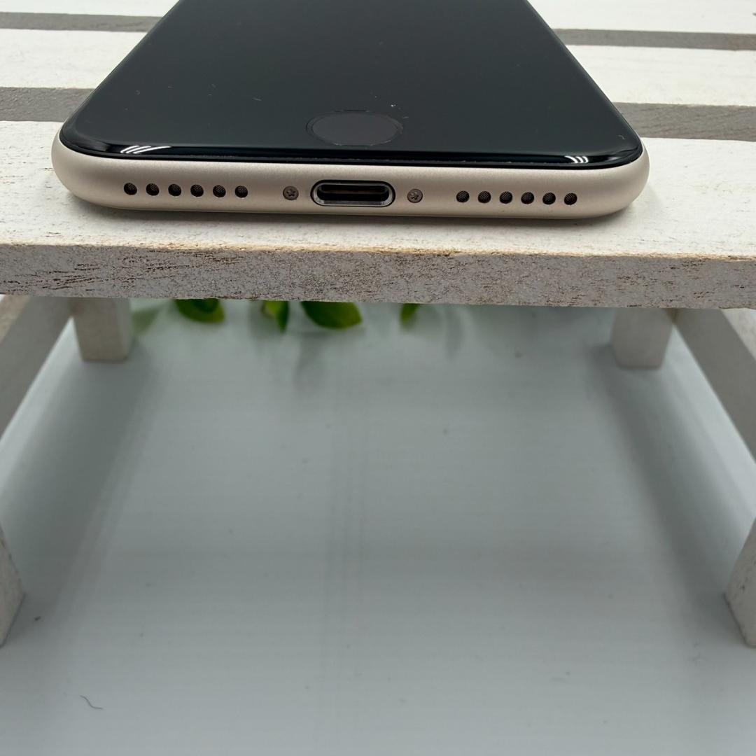【美品】iPhone SE第3世代 64GB スターライト 376