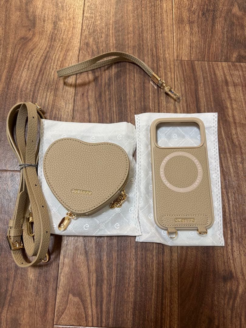 CUSTYPE iPhone 17pro ベージュ系