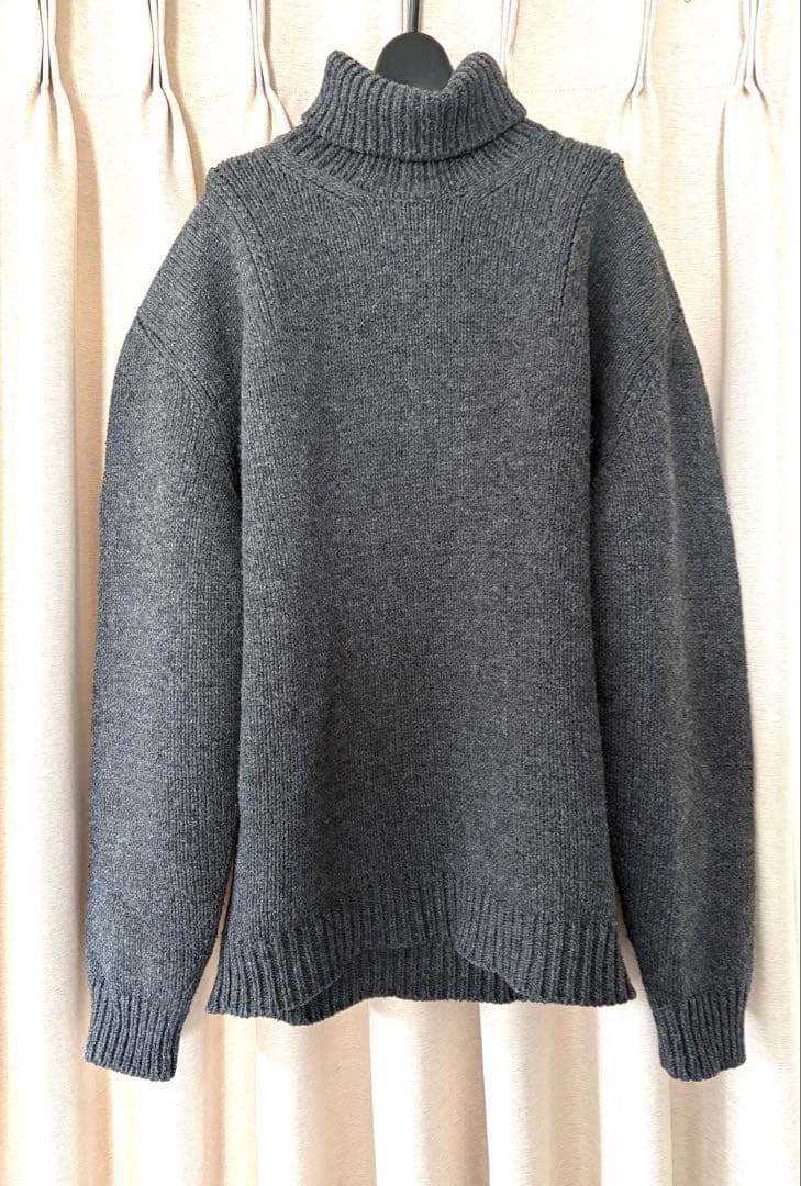 美品PRADA プラダ　グレー タートルネック ニット オーバーサイズ