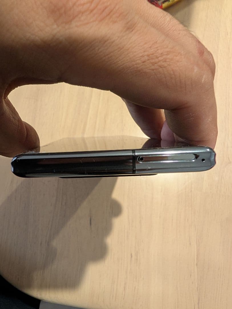 キャベツ煮太郎　AQUOS docomo 5G スマートフォン