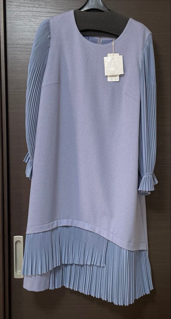 新品　未使用　秋冬　ローズティアラ　プリーツ　切替　ワンピース　46