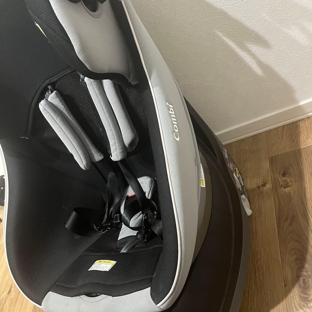 Combi チャイルドシート