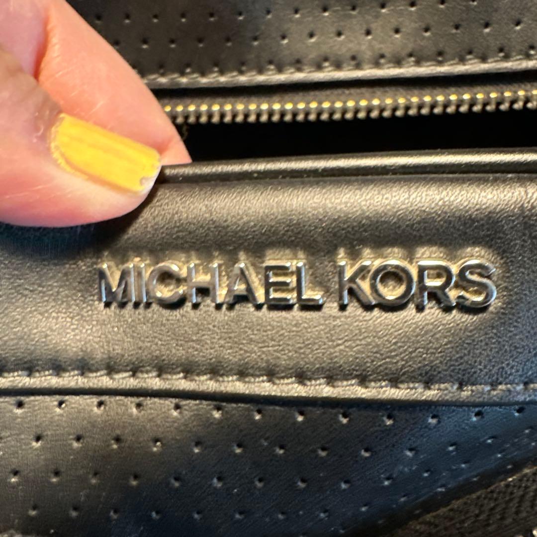 マイケルコース　ショルダーバッグ　ボディバッグ　斜め掛け　メンズ　レディース　黒