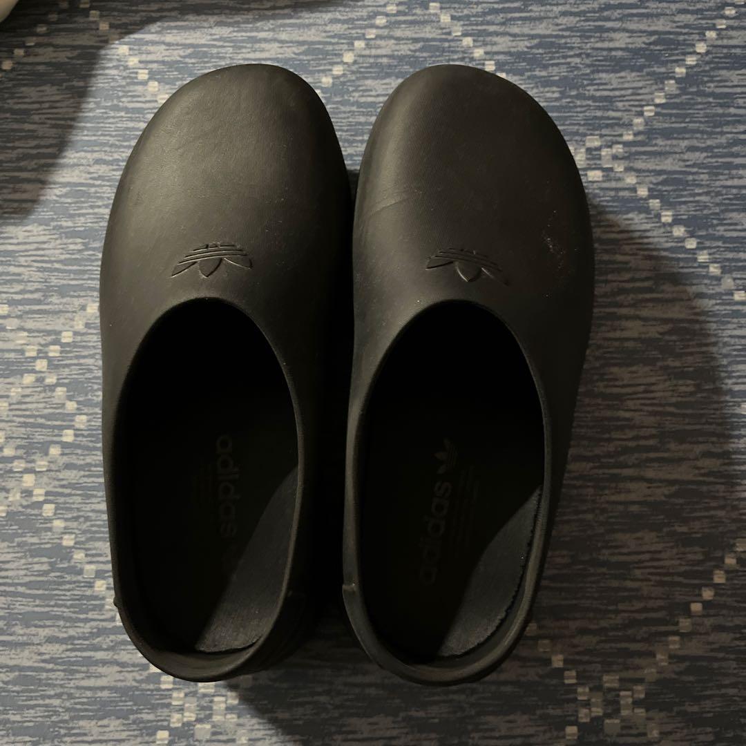 adidas ブラック スタンスミスミュール