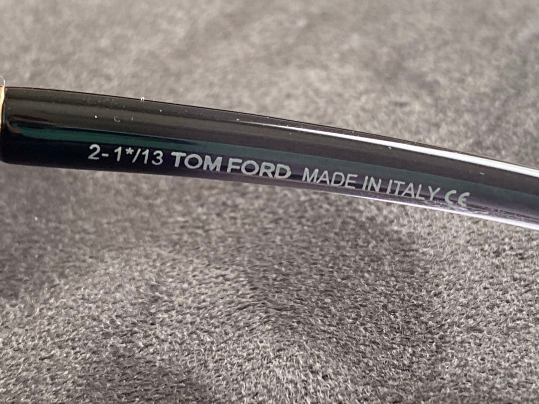 TOM FORD サングラス バタフライ形状