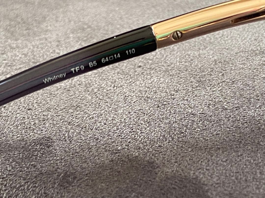 TOM FORD サングラス バタフライ形状