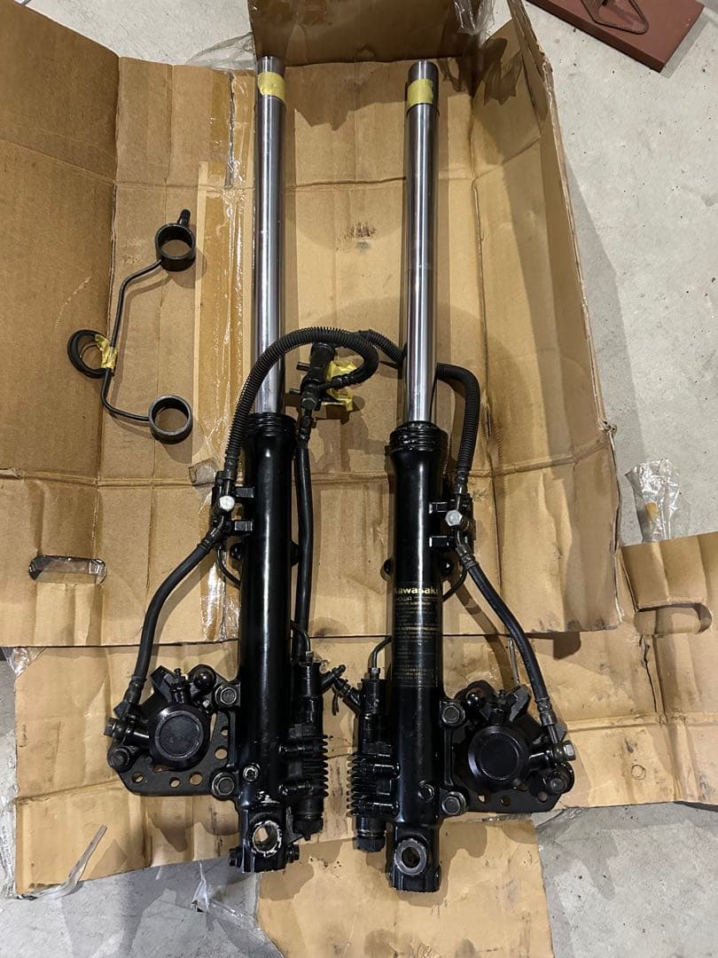 美品　GPZ400F GPZ550 フロントサスペンスション　フロントフォーク