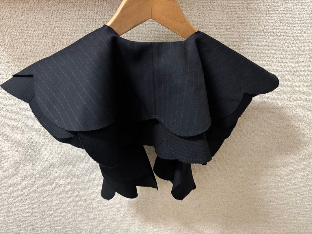 トリココムデギャルソン　ピンストライプ　フリル付け襟