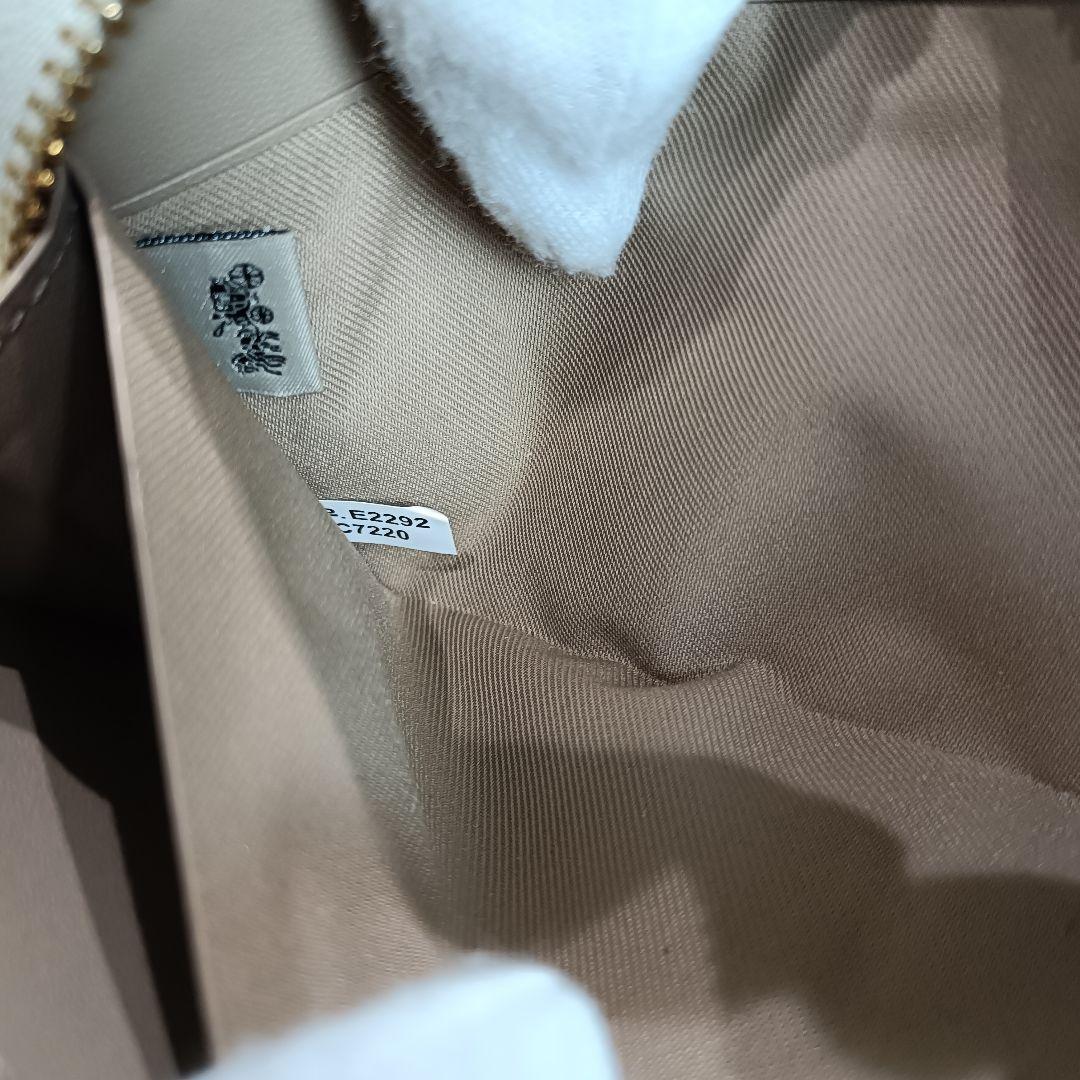 COACH コーチ C7220 シグネチャー エンボス ラウンドファスナー