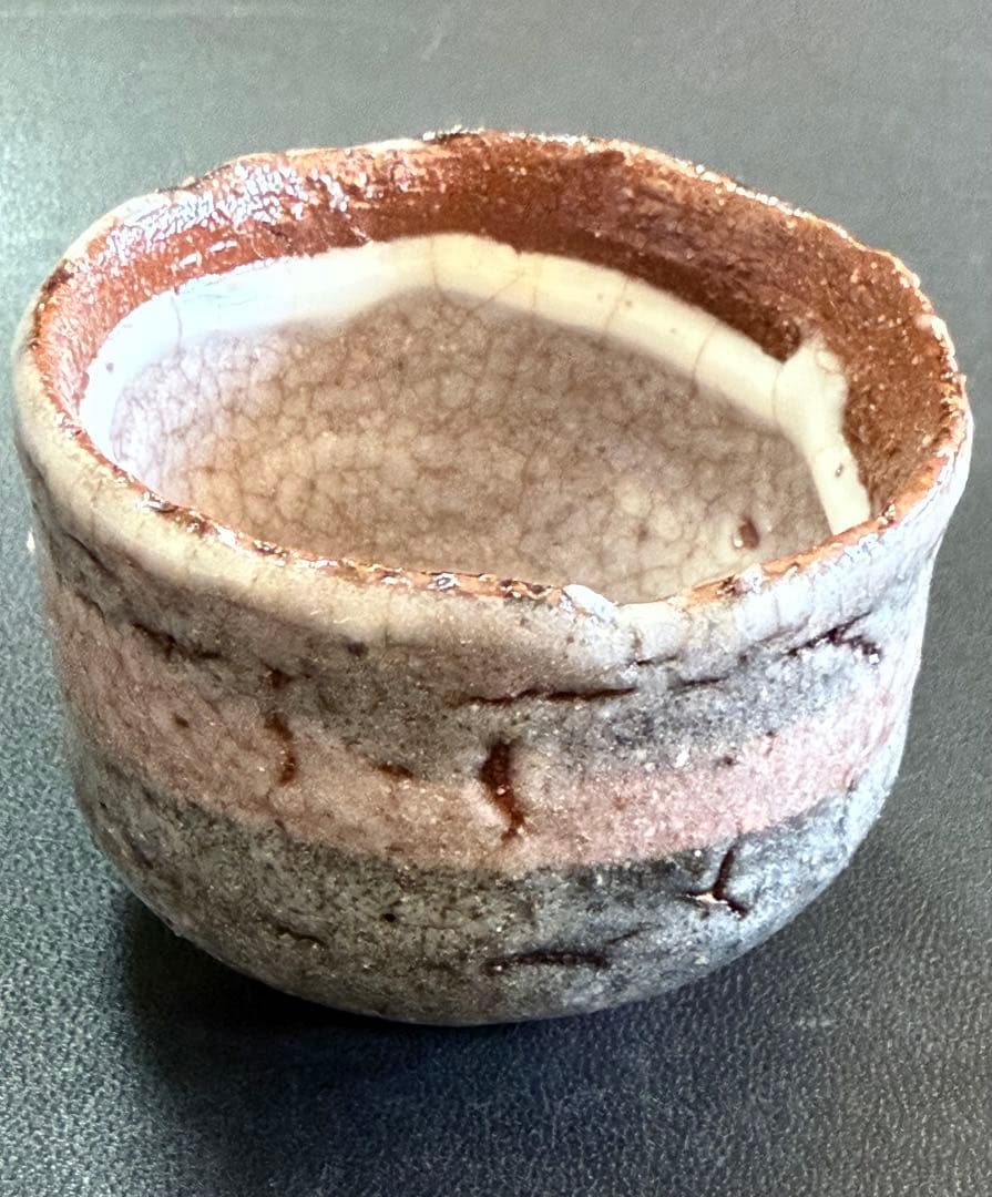 小山厚子　灰釉ぐい呑　共箱、布、栞