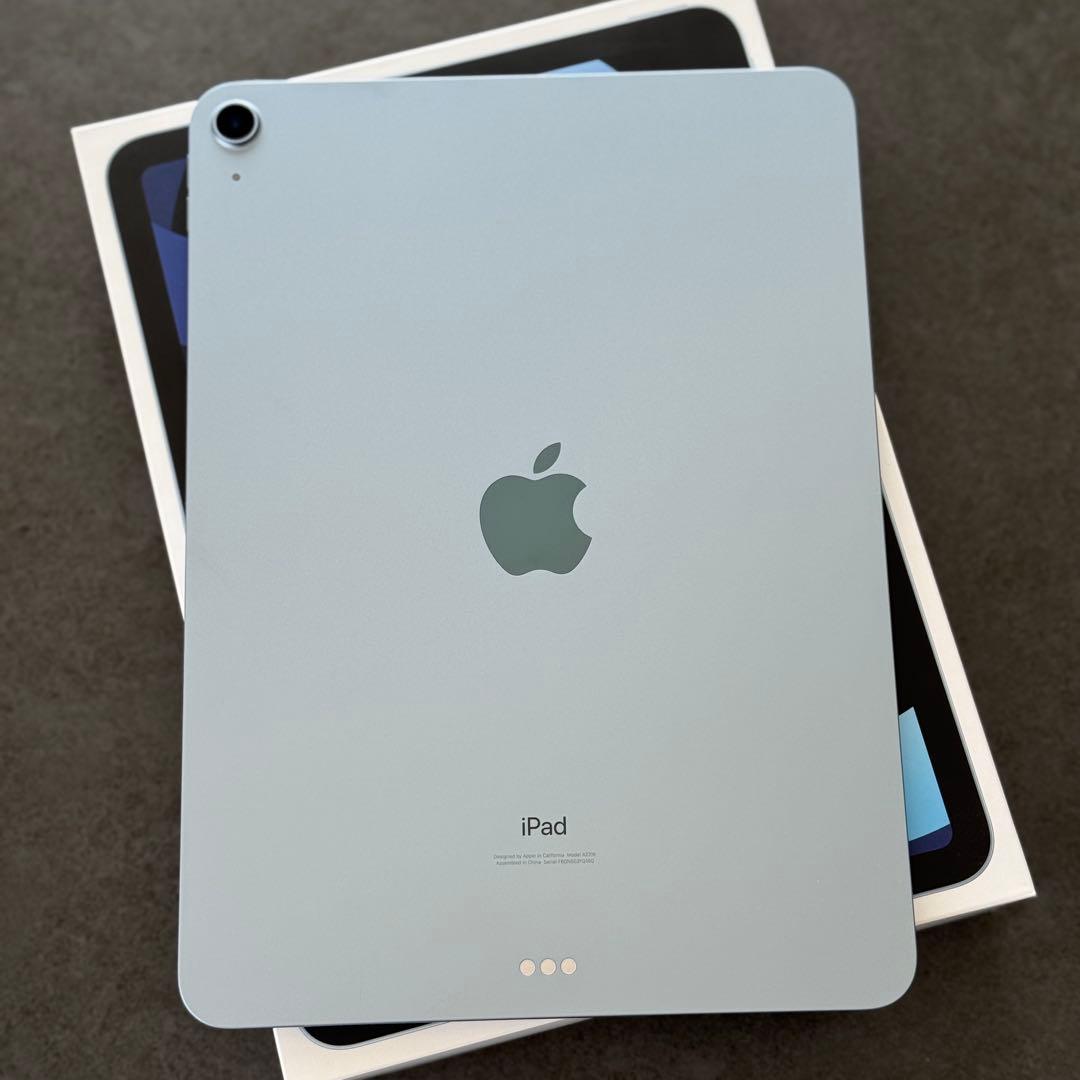 [カバー付き美品]iPad Air 10.9インチ 64GB スカイブルー