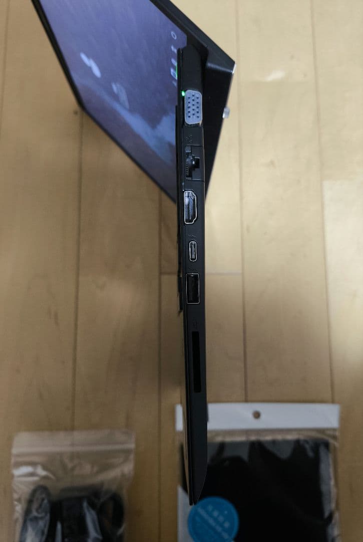 Sony Vaio i7 8565u, 512GB NVME/ 新品のバッテリー