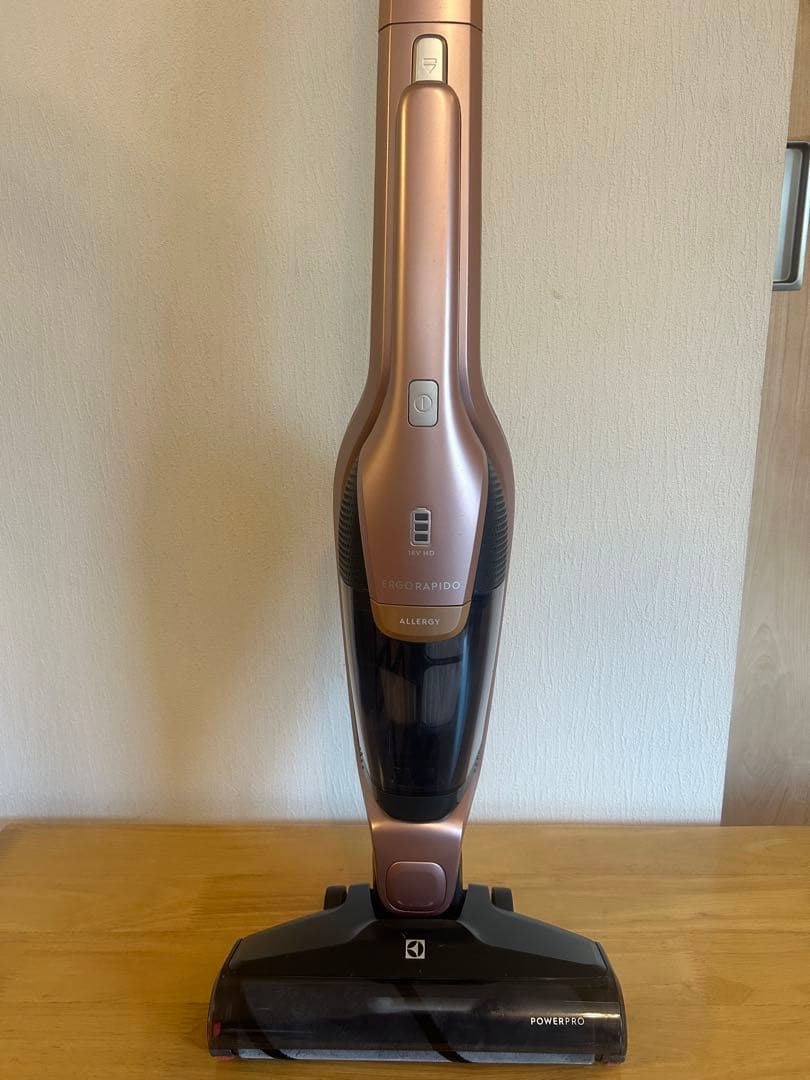 Electroluxエルゴラピードパワープロコードレス掃除機ZB3414AK