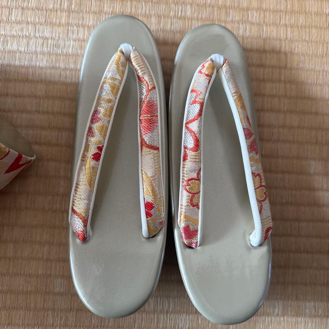 振袖用バッグと下駄のセット（箱あり）