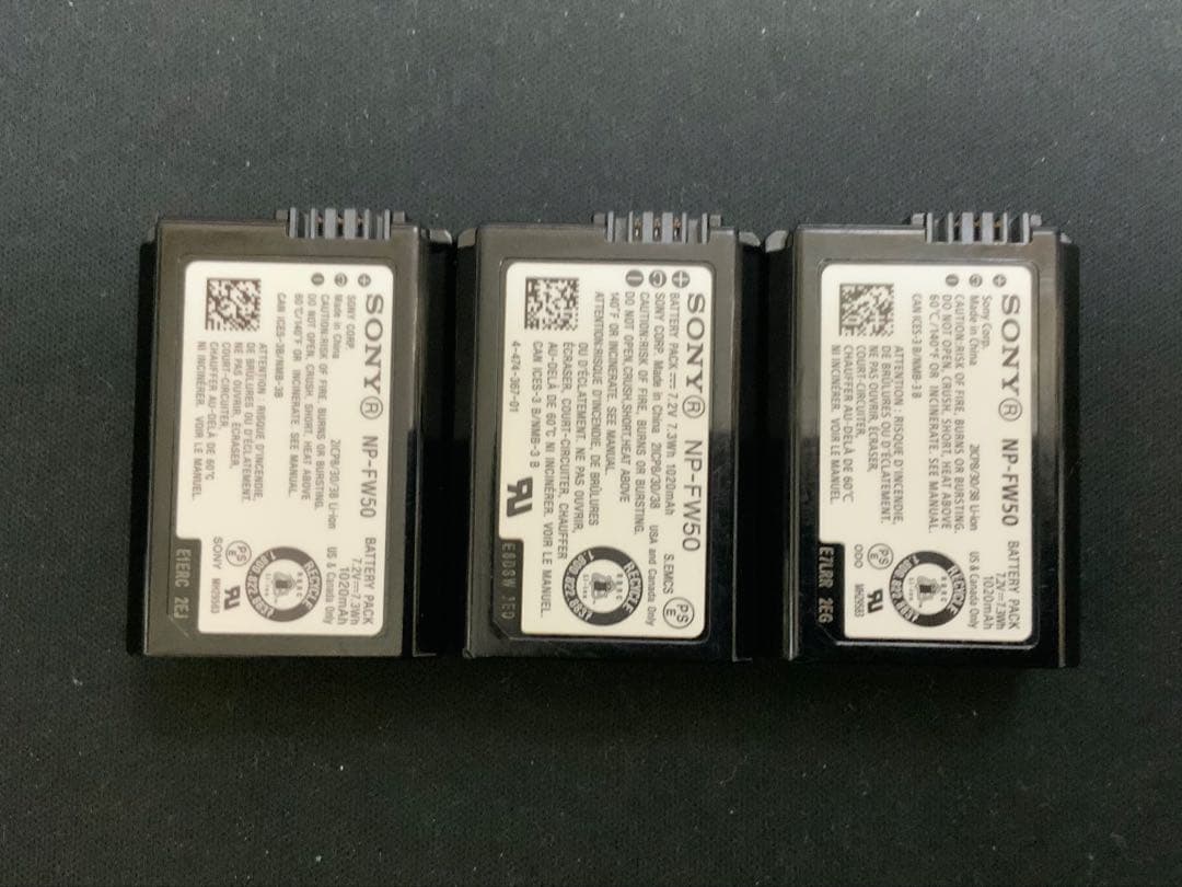 L*i様 SONY α7 II (ILCE-7M2)純正バッテリ3個、充電器セッ