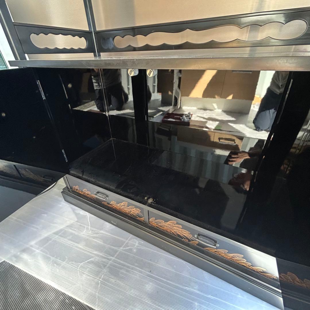 漆塗り　飾り棚　和キャビネット