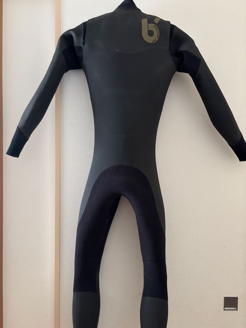 BREAKER OUT フルスーツ セミドライ　5ミリ3ミリ