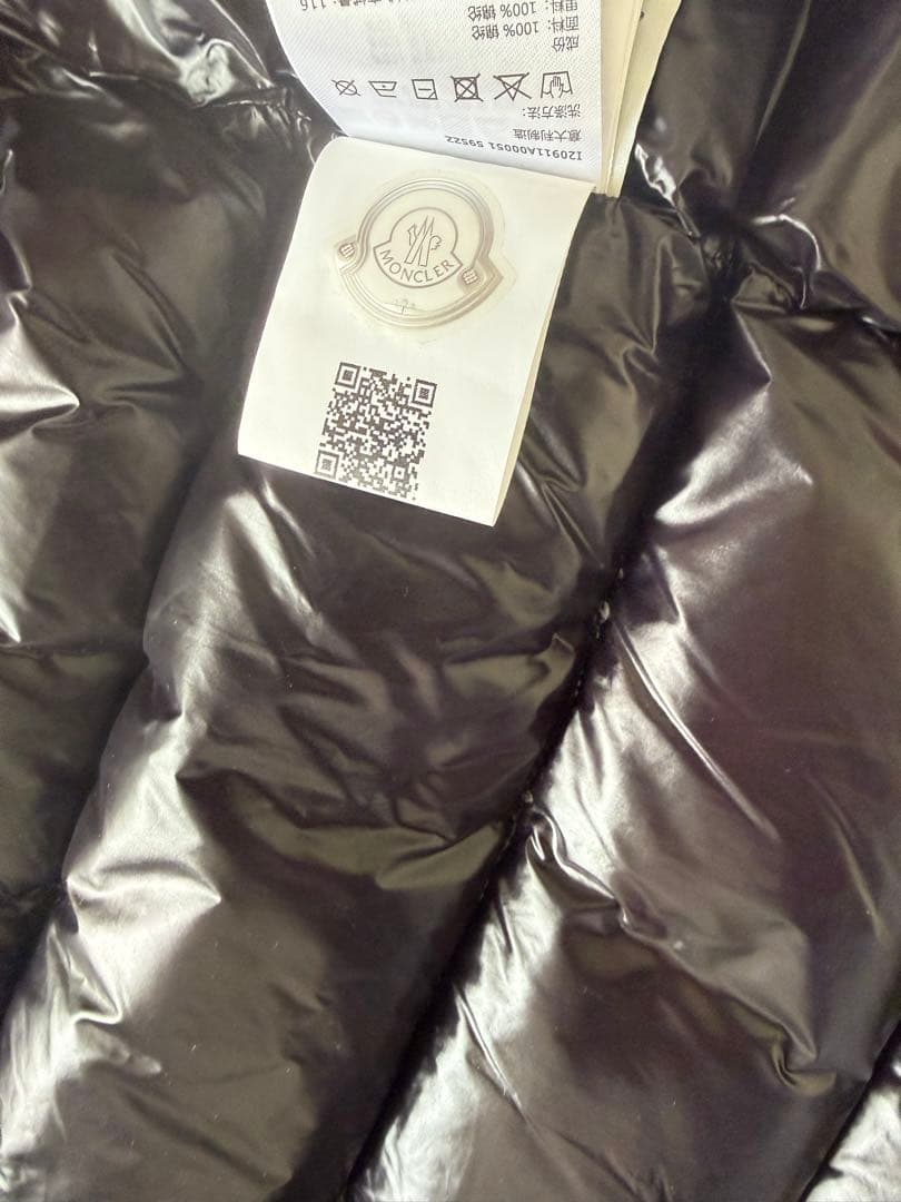 モンクレール ダウンベスト