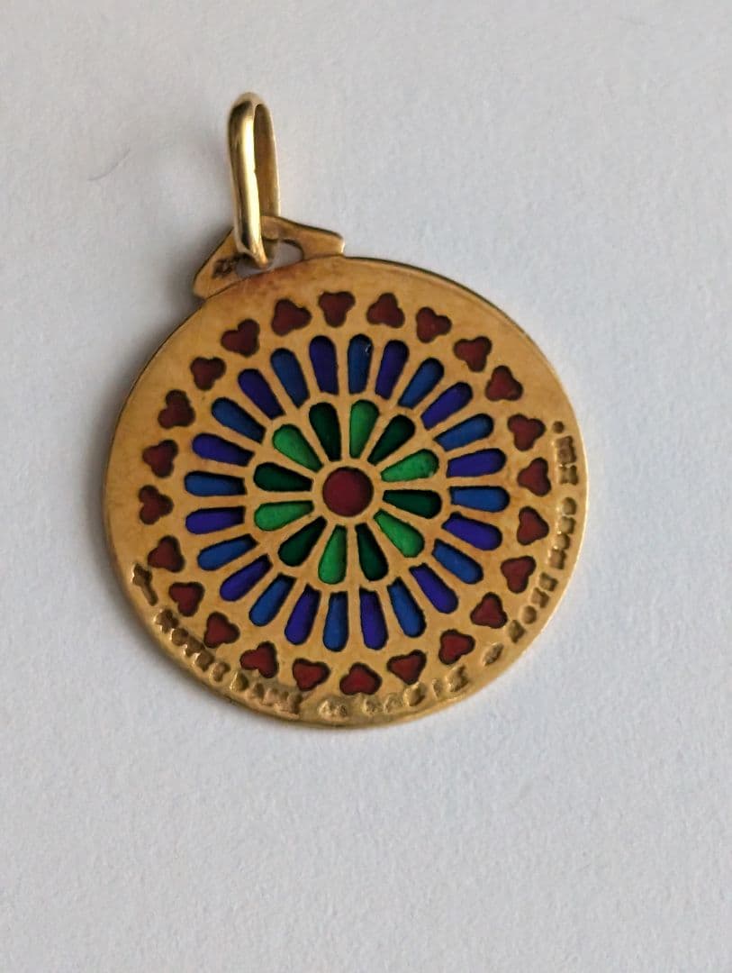 希少ノートルダム大聖堂バラ窓18kペンダントヘッド