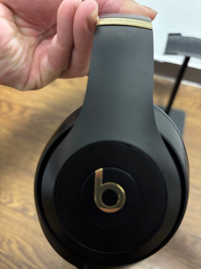 Beats ワイヤレスヘッドフォン 黒/オレンジ