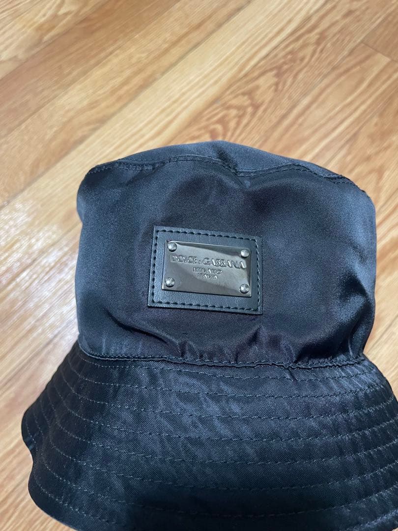 ドルチェ＆ガッバーナ バケットハット ロゴメタルプレート 黒