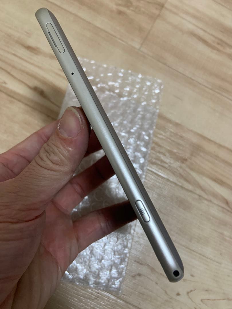 Docomo F-53E 2025/12購入新品同様、正常動作、スマートフォン