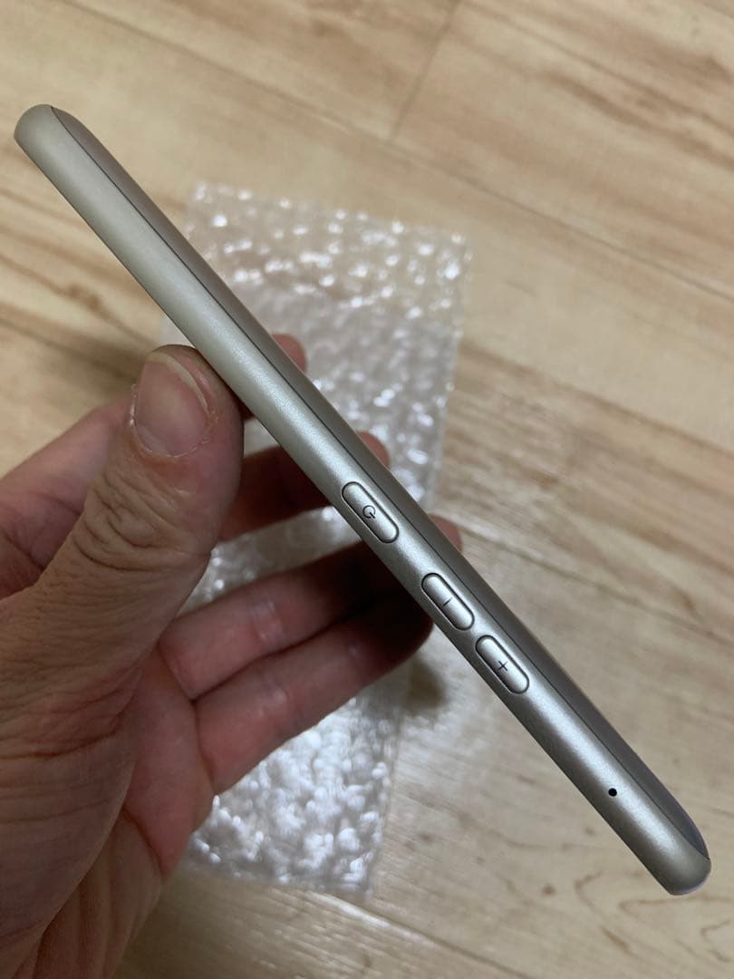 Docomo F-53E 2025/12購入新品同様、正常動作、スマートフォン