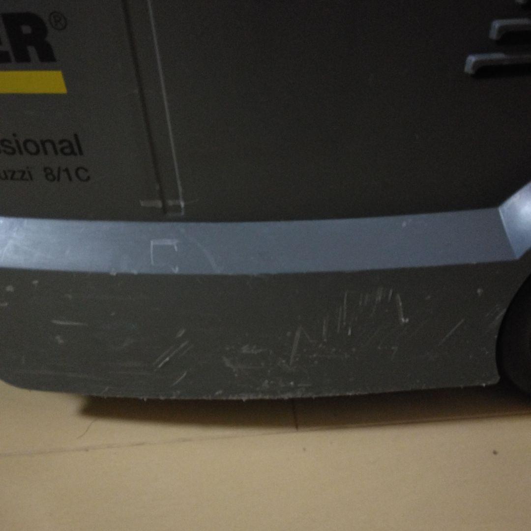 Kärcher Puzzi 8/1 C キャニスター掃除機(ホース破れ)