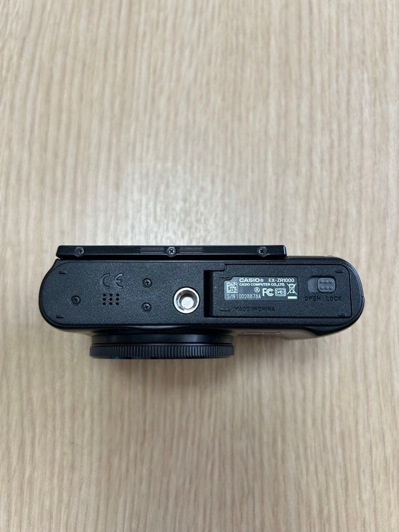 デジタルカメラ CASIO HIGH SPEED EXILIM EX-ZR1000