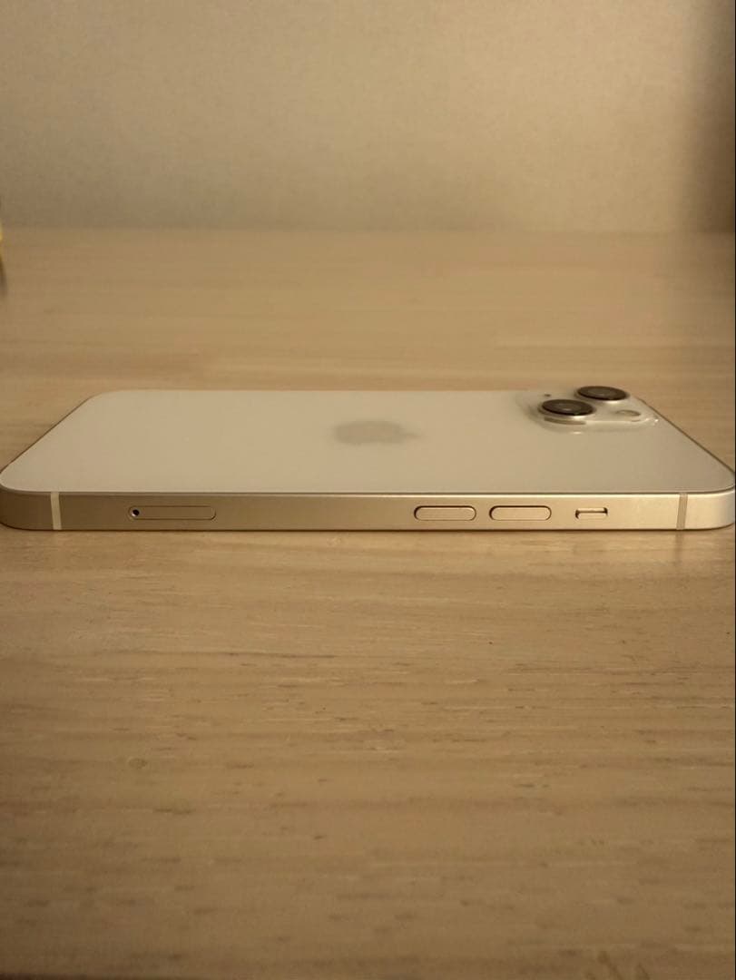 iPhone 13 スターライト 256GB バッテリー77%