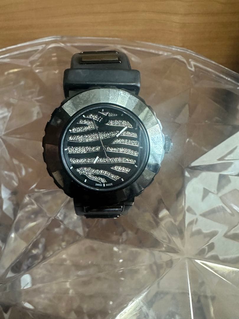 スワロフスキー装飾 ブラックラバーバンド時計