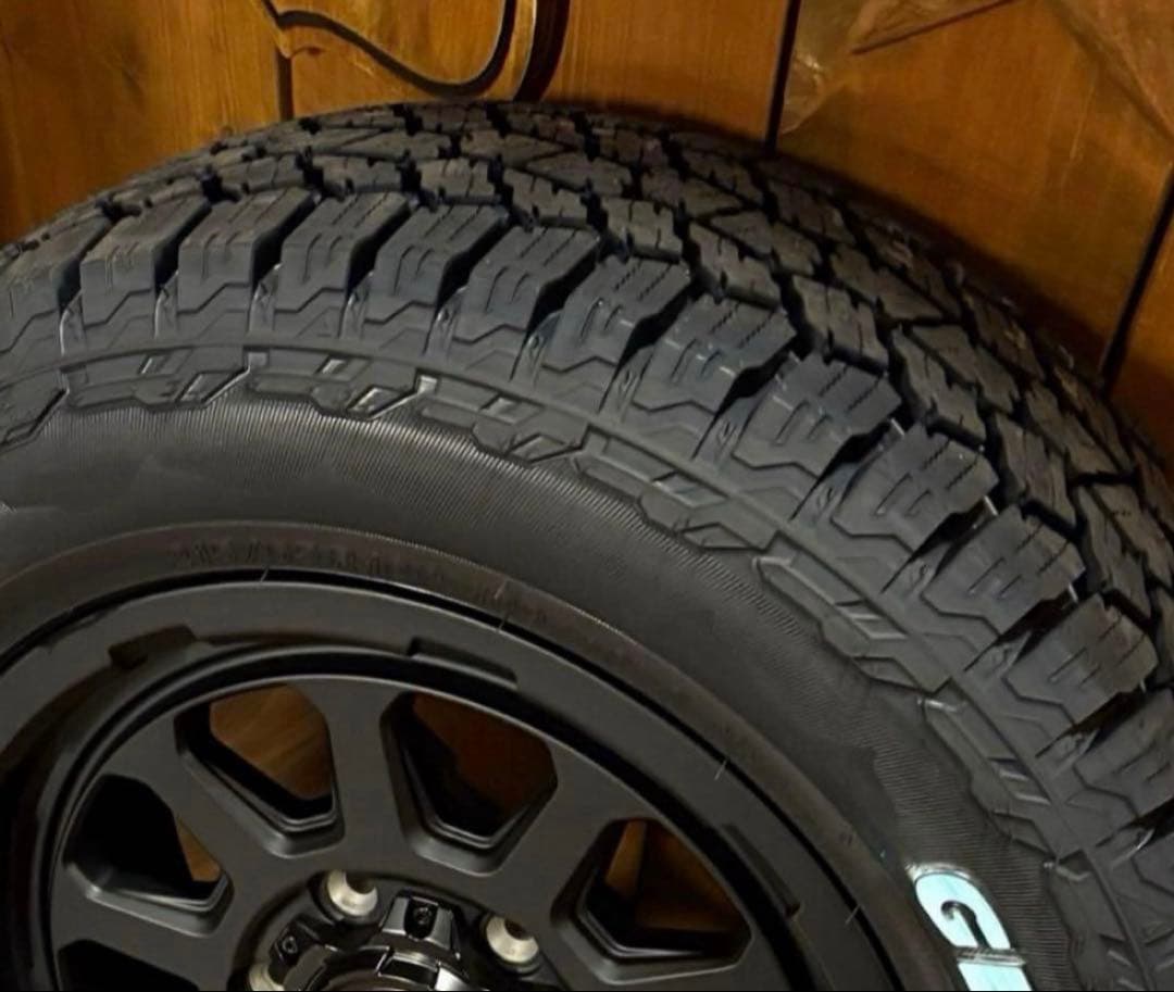 16インチ⭐️ハイエース用⭐️ヨコハマAT4✨⭐️車検対応⭐️マットブラック⭐️新品