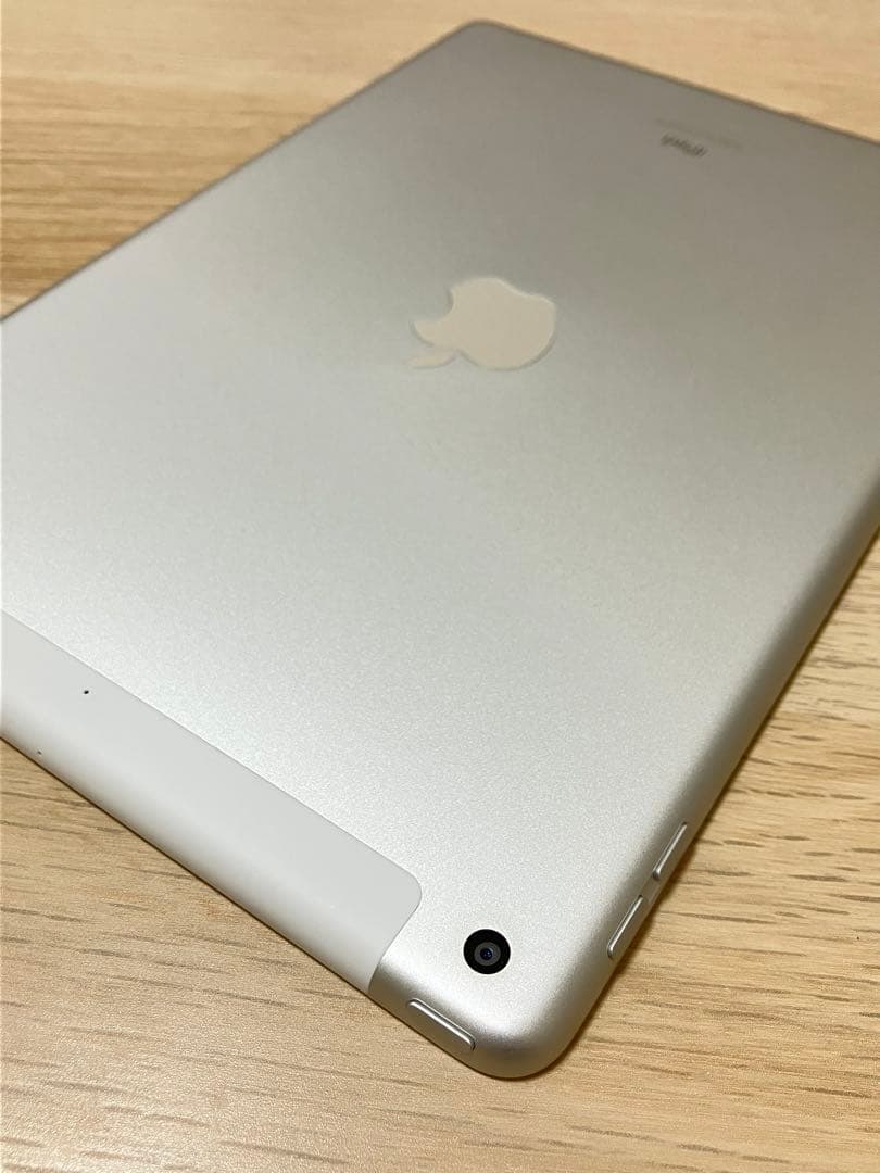 バッテリ最大容量100%劣化ナシ iPad第7世代32GBWiFiセルラードコモ