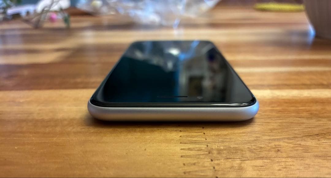 iPhone SE (第2世代) ホワイト